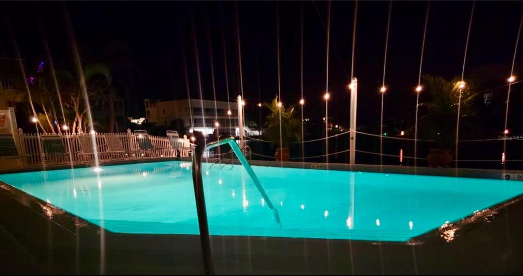 Where The Sun Meets The Water St. Pete Beach Exterior photo
